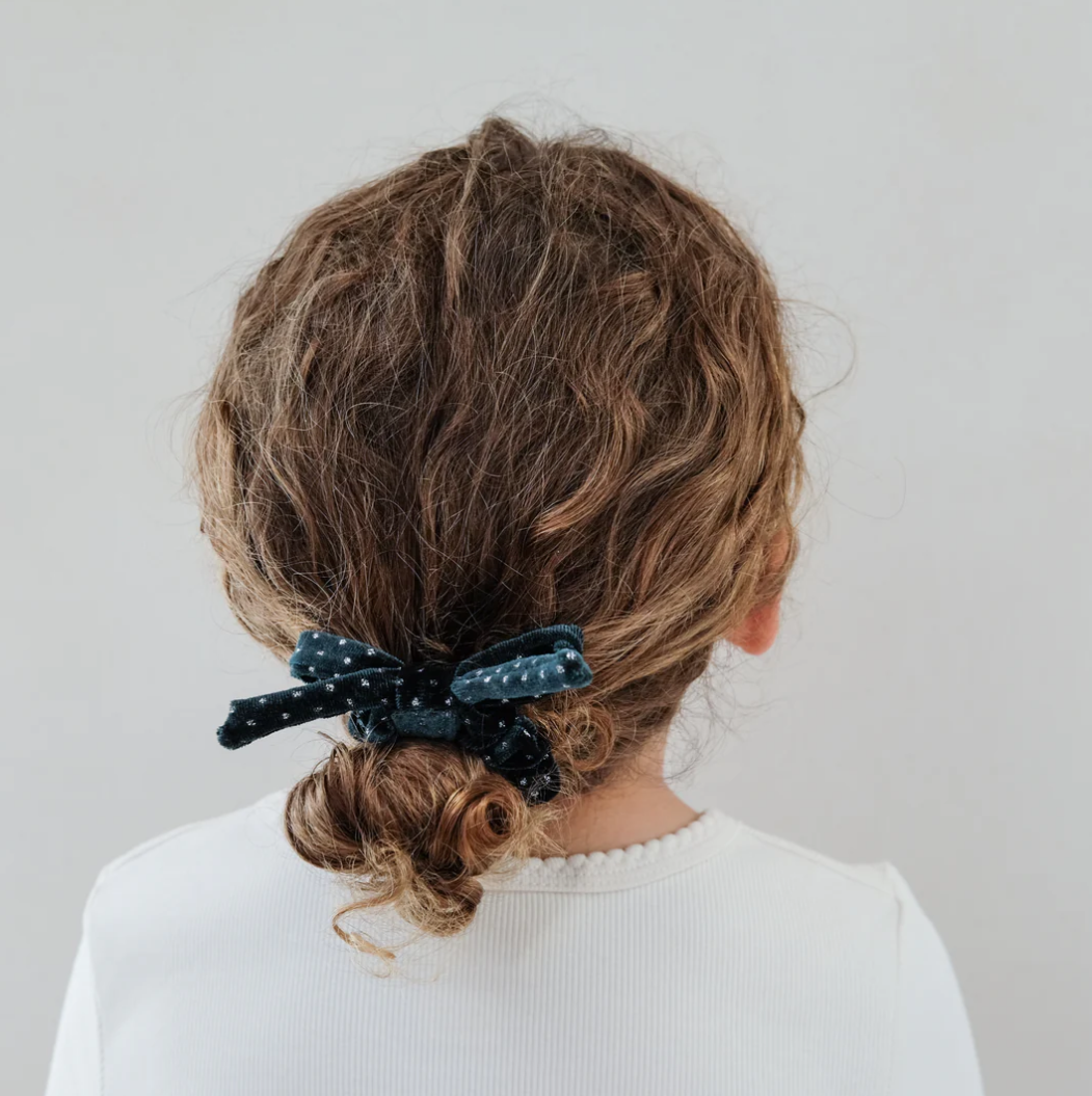 MIMI & LULA Christmas velvet bow scrunchies 4pk