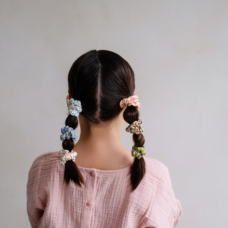 MIMI AND LULA - Spring floral scrunchies