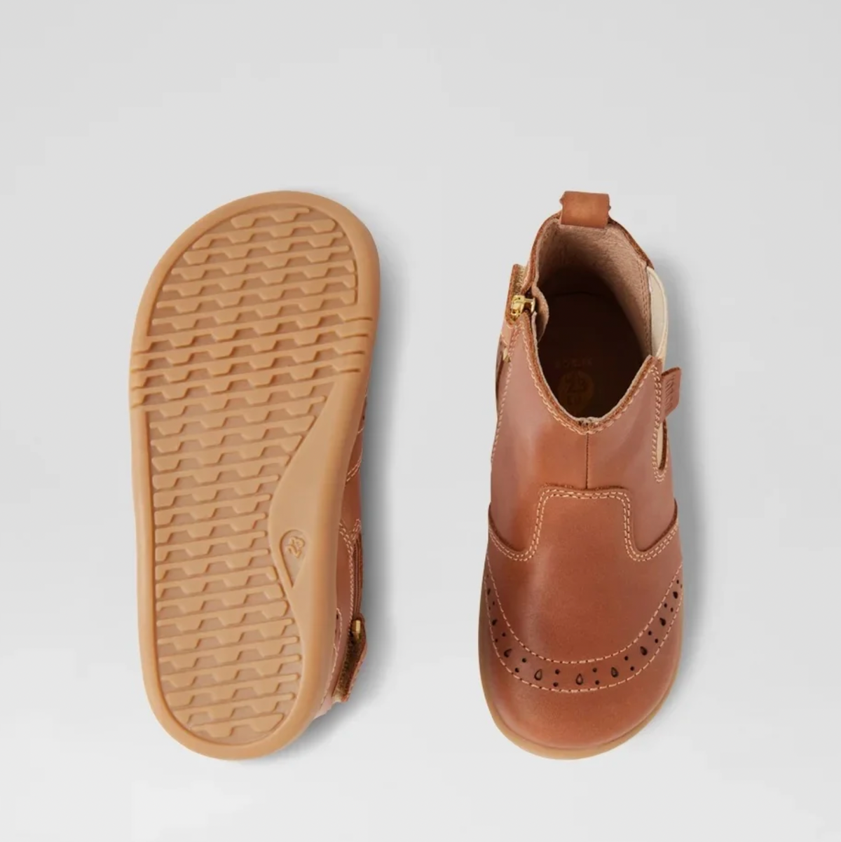 BOBUX - BILLIE CHELSEA BOOT - CARAMEL/GOLD