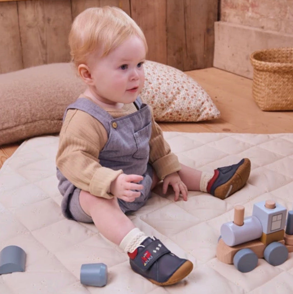 STARTRITE - DINKY- NAVY LEATHER VELCRO PRE-WALKERS